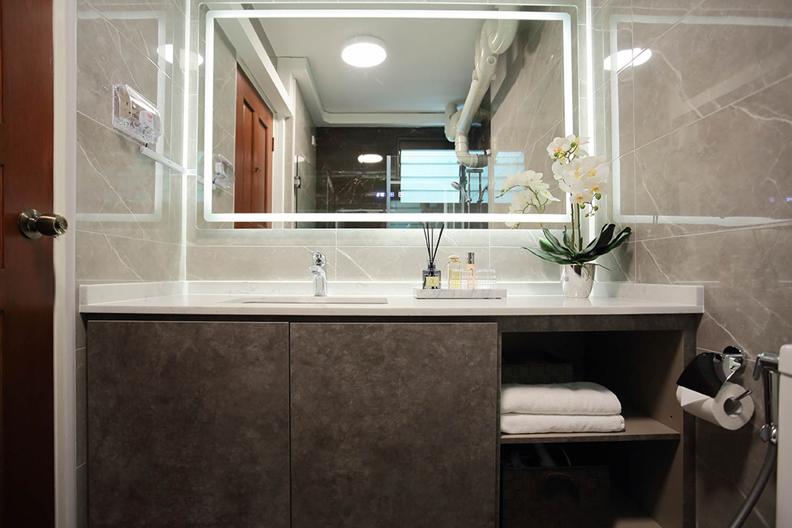 6 Masterbed Bath A 6 Masterbed Bath A