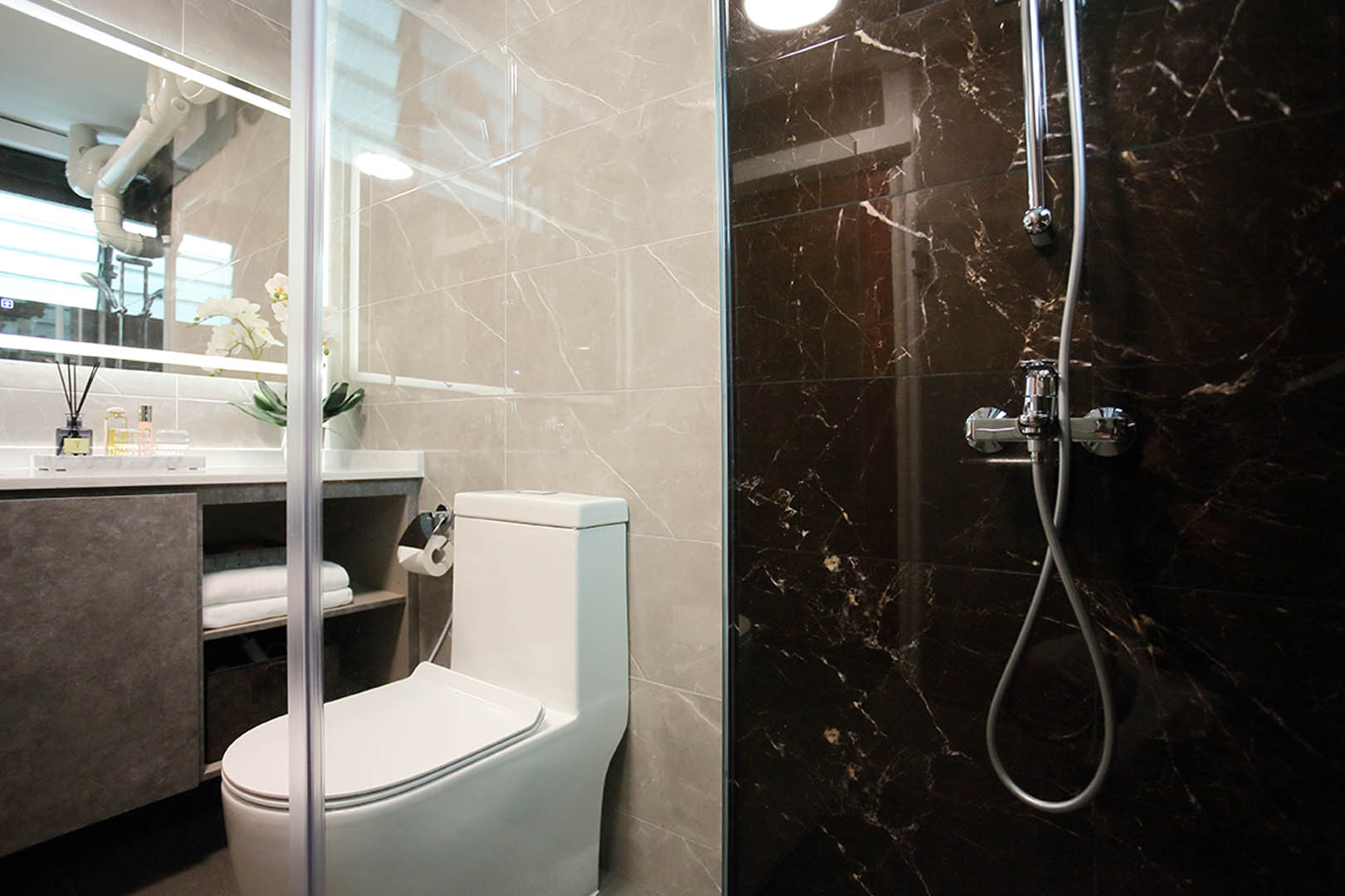 6 Masterbed Bath E 6 Masterbed Bath E